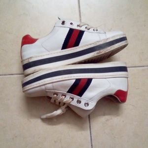 Gucci shoes in a size 3